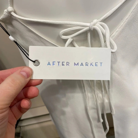 After Market | Women’s White Lightweight Cross Back Strappy Split Tank XS Hi-lo - Picture 3 of 5